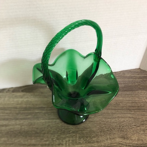 Vtg Emerald Green Glass Basket with Handle - Picture 2 of 14